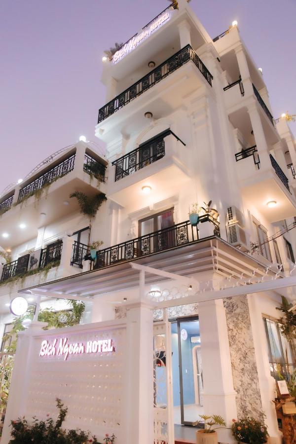 Bich Ngoan Hotel Tra Vinh ภายนอก รูปภาพ