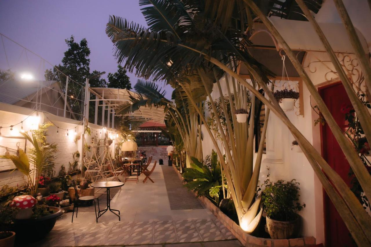 Bich Ngoan Hotel Tra Vinh ภายนอก รูปภาพ