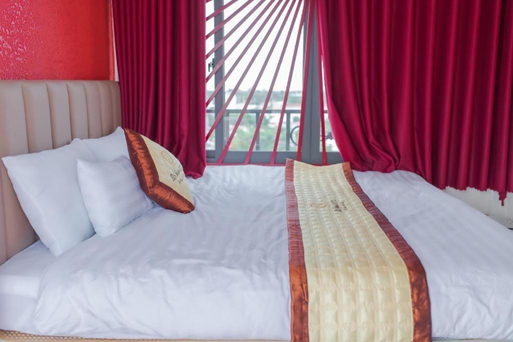 Bich Ngoan Hotel Tra Vinh ภายนอก รูปภาพ